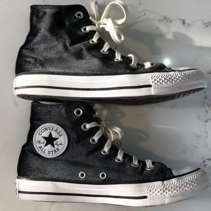 Chuck Taylor All Star Women Hi Velvet Sneaker